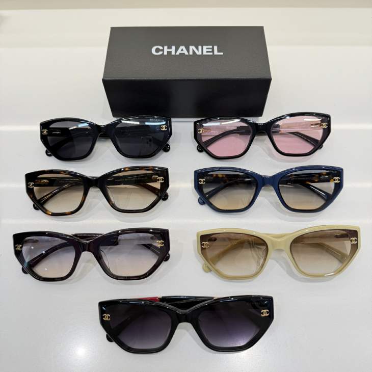 Picture of Chanel Sunglasses _SKUfw80235817fw